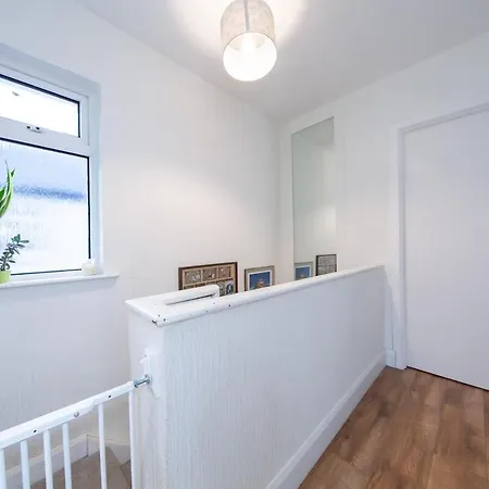 Cozy 3 Bedroom Perfect For Longer
