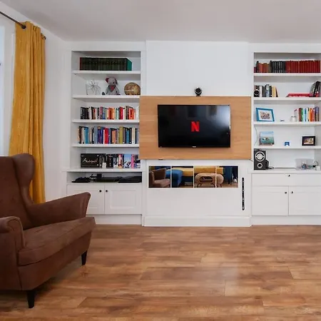 Cozy 3 Bedroom Perfect For Longer Casa de Férias *