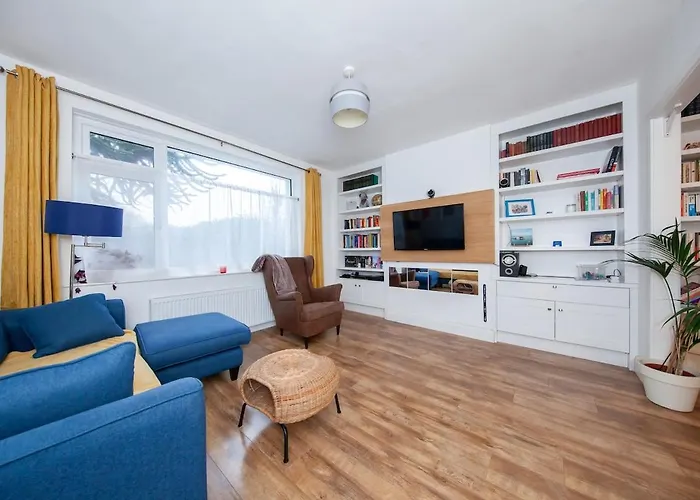 Cozy 3 Bedroom Perfect For Longer *