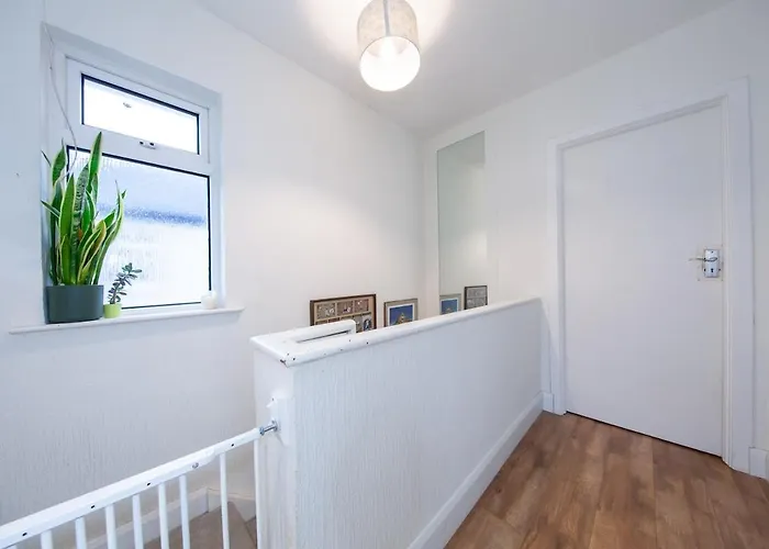 Cozy 3 Bedroom Perfect For Longer