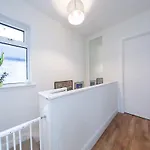 Cozy 3 Bedroom Perfect For Longer
