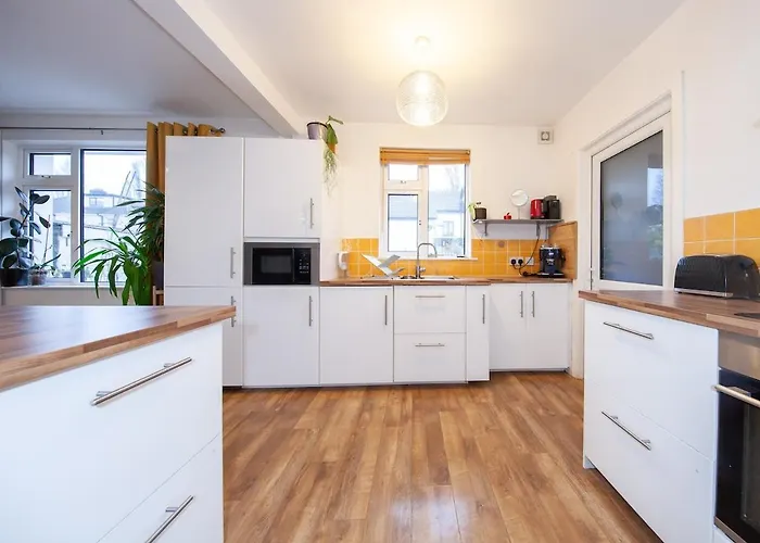 Cozy 3 Bedroom Perfect For Longer Vakantiehuis *