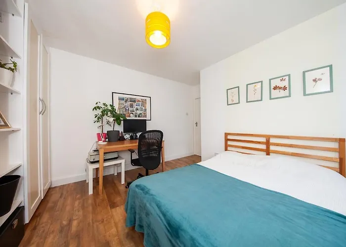 Vakantiehuis Cozy 3 Bedroom Perfect For Longer